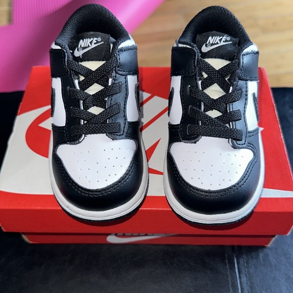 NIKE DUNK LOW PANDAS 7C - Picture 2 of 7